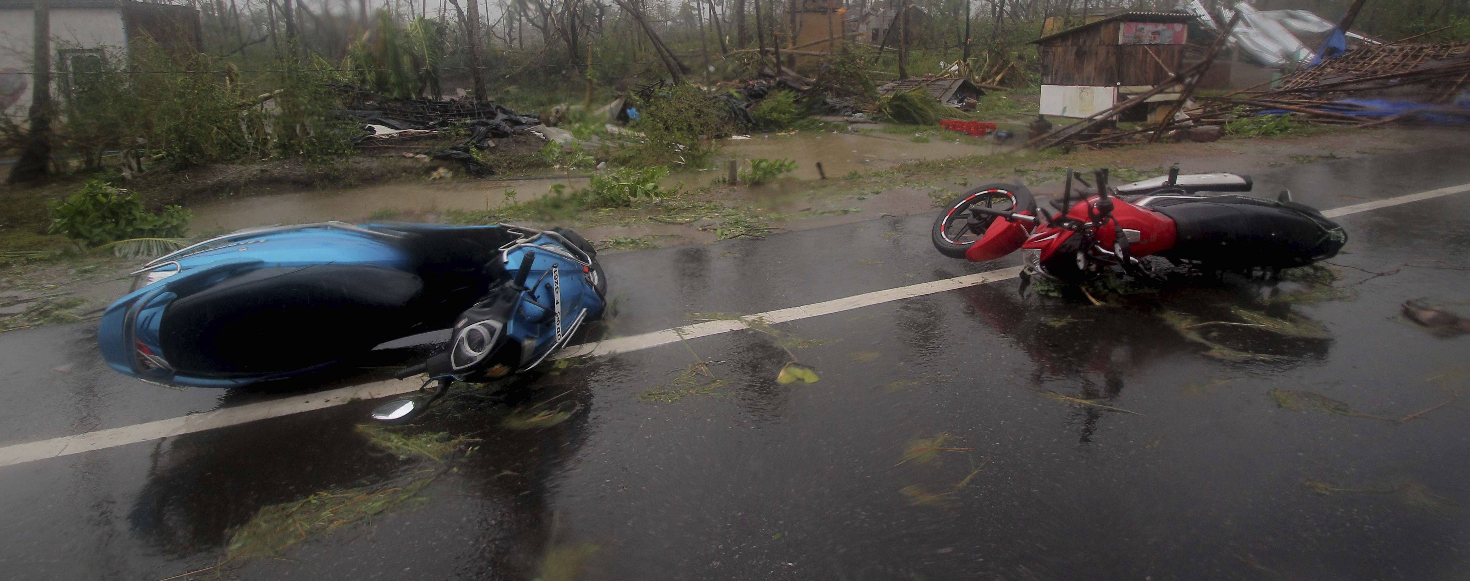 Смертельный циклон "Фани" унес жизни более десяти жителей Бангладеш