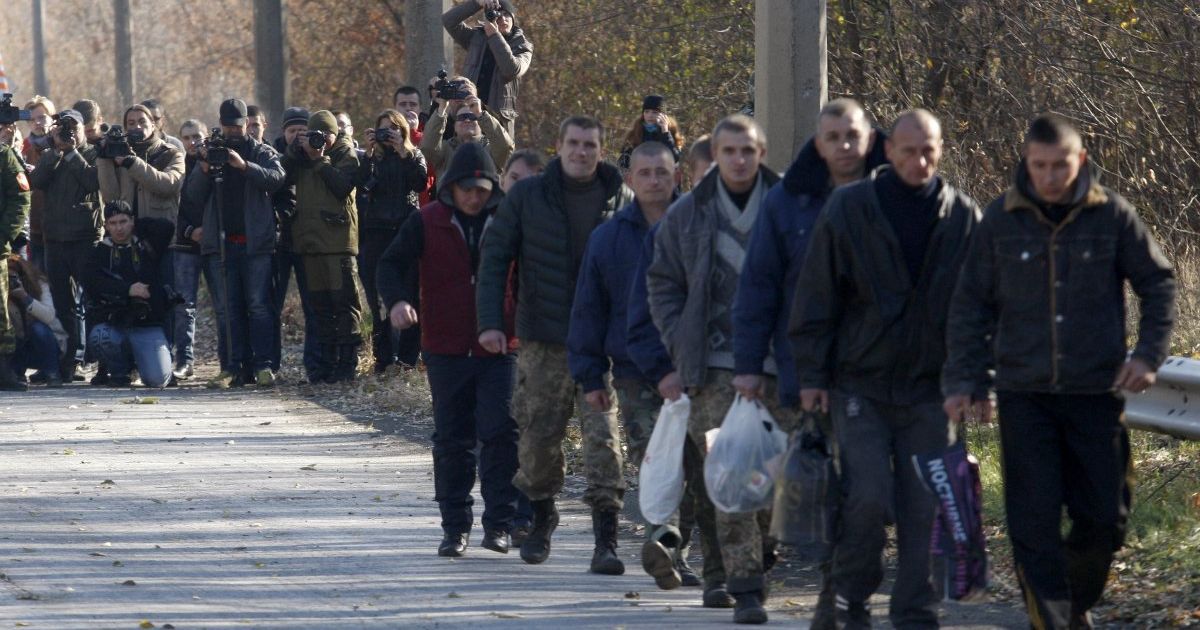 Порошенко анонсировал освобождение 25 украинцев из плена боевиков