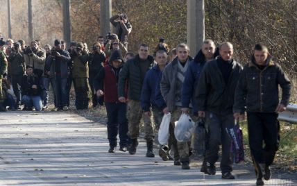 Порошенко анонсував звільнення 25 українців з полону бойовиків