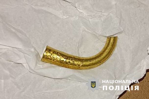 Поліція Києва вилучила артефакти, які планувалося незаконно продати на аукціоні / Фото: поліція Києва