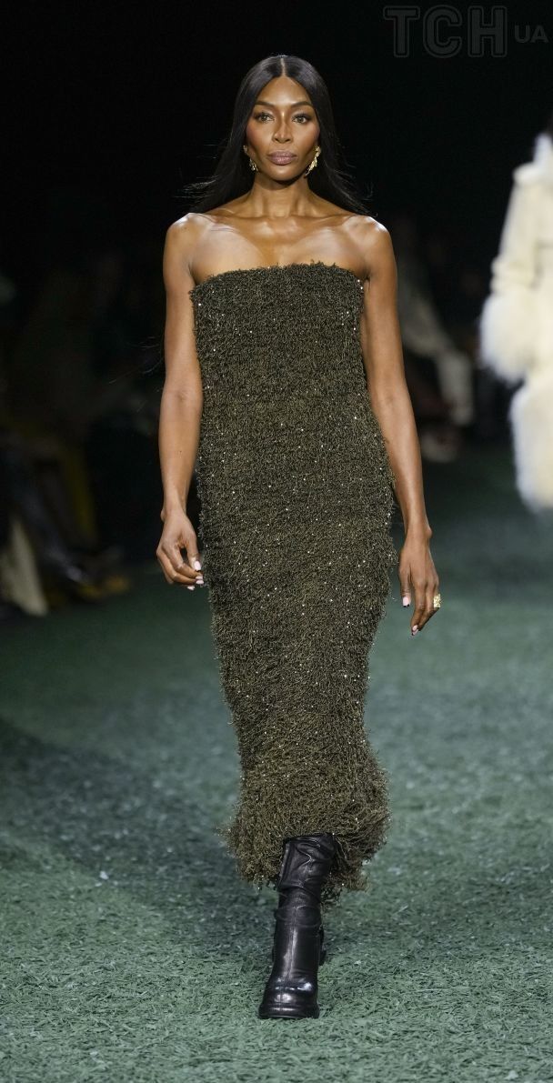 Показ коллекции Burberry осень-зима 2024 / © Associated Press
