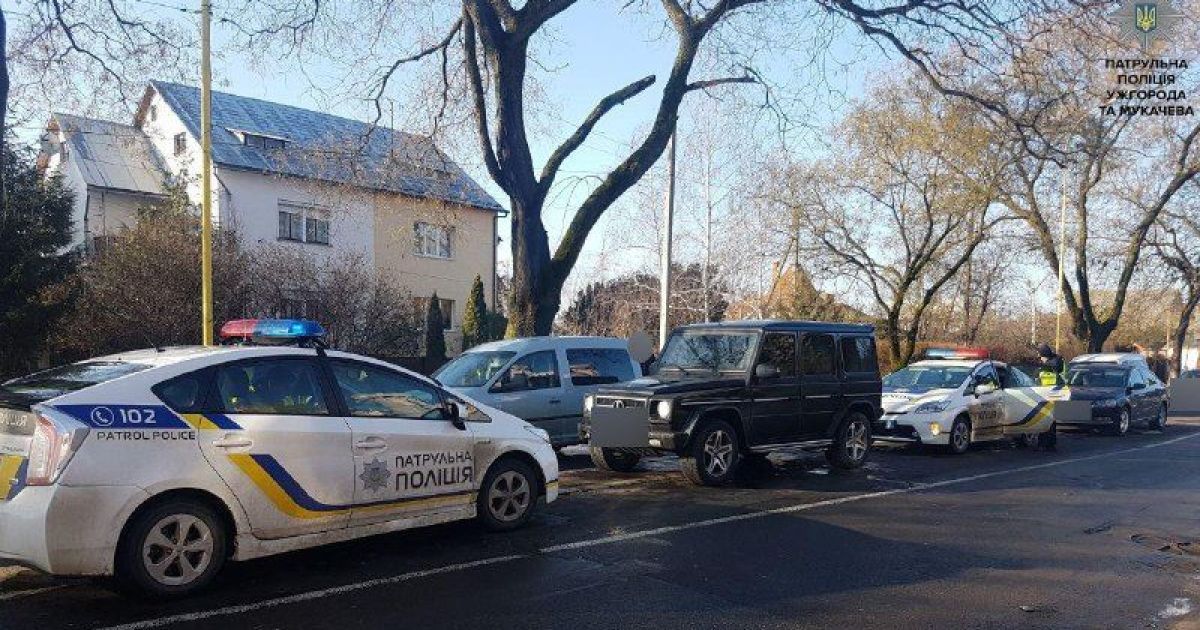 В Ужгороде патрульный полицейский помог предотвратить похищение человека