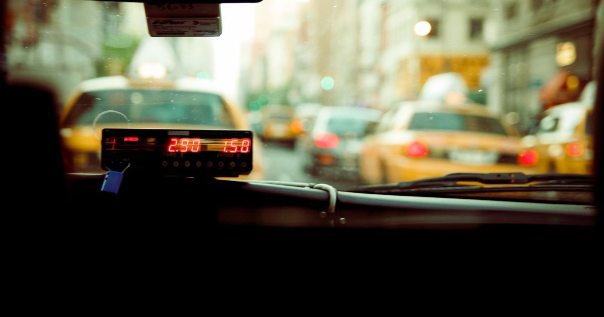 Вивезли помирати на кладовище: під Луцьком жорстоко побили таксиста
