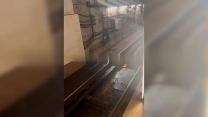В Киеве на станции метро "Демиевская" появилась вода между рельсами