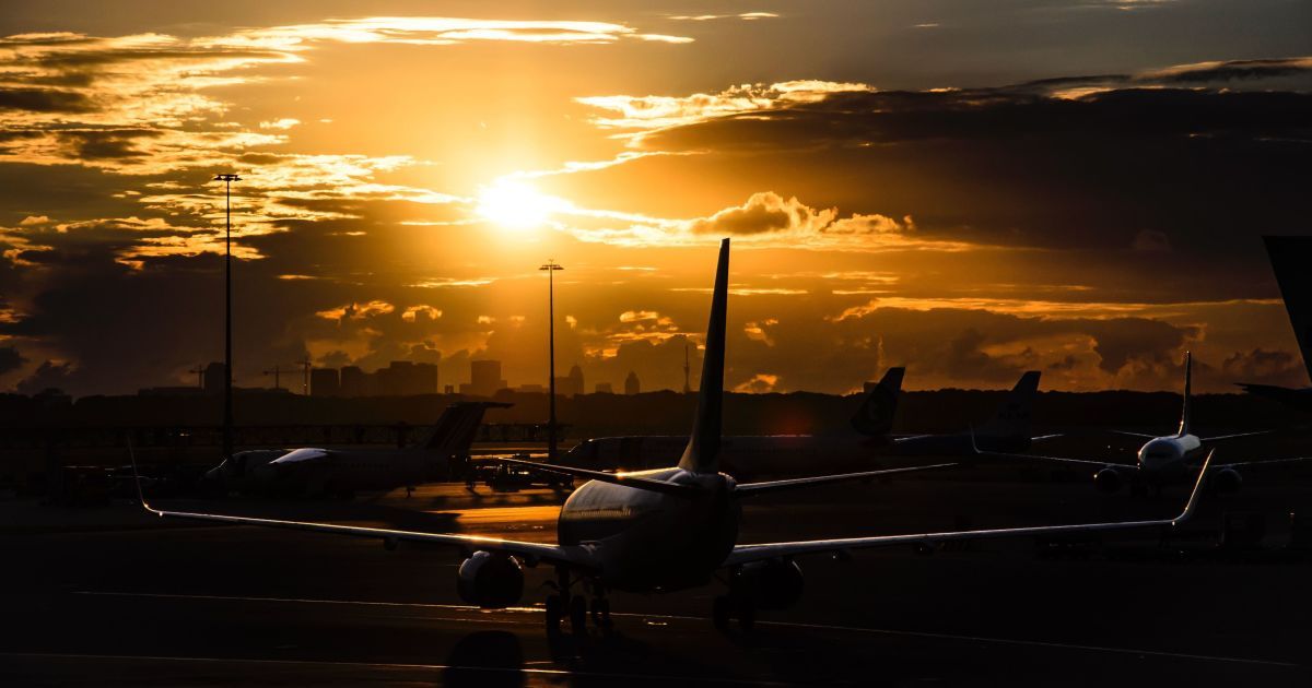 Польша возобновила обязательный двухнедельный карантин для украинских авиапассажиров