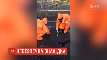 Во Львове возле общественной остановки разлили почти килограмм ртути