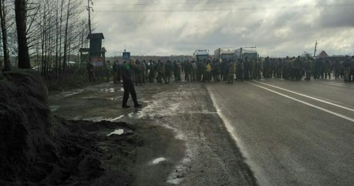 Активисты перекрытия трассы на Ровенщине обвинили полицию во взяточничестве
