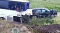 На Рівненщині авто влетіло у перекинутий в кюветі автобус, загинув екс-посадовець Держгеонадр - ЗМІ