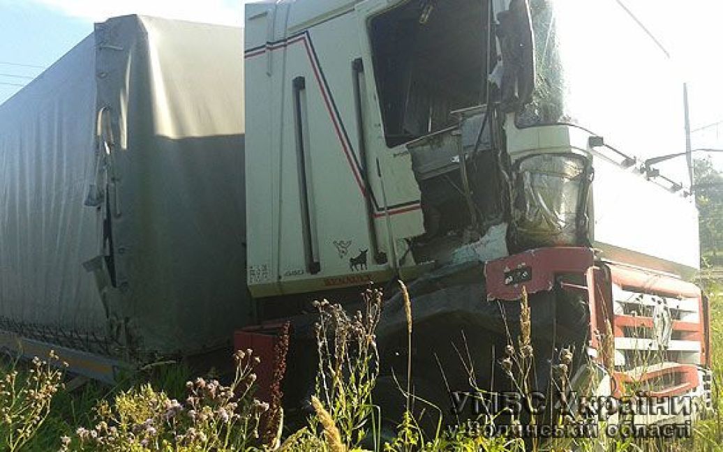 На Волыни электропоезд столкнулся с грузовиком / © УМВД в Волынской области