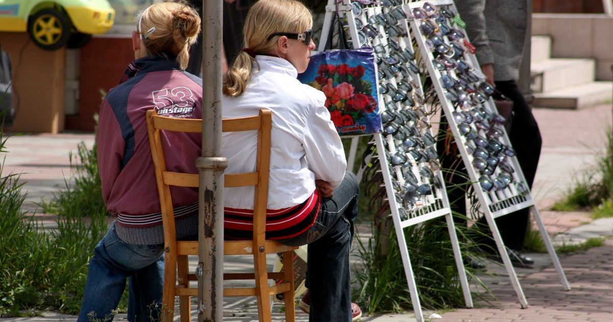 Літній підробіток: які сезонні вакансії пропонують та скільки платять за роботу