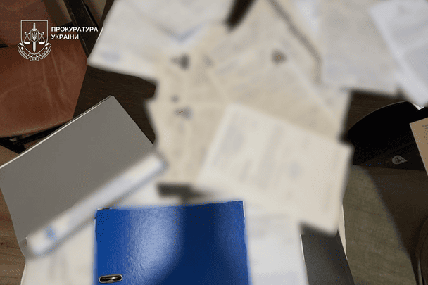 На Закарпатті екснардеп та його спільник підозрюються у створенні схеми фіктивного бронювання / © Закарпатська обласна прокуратура