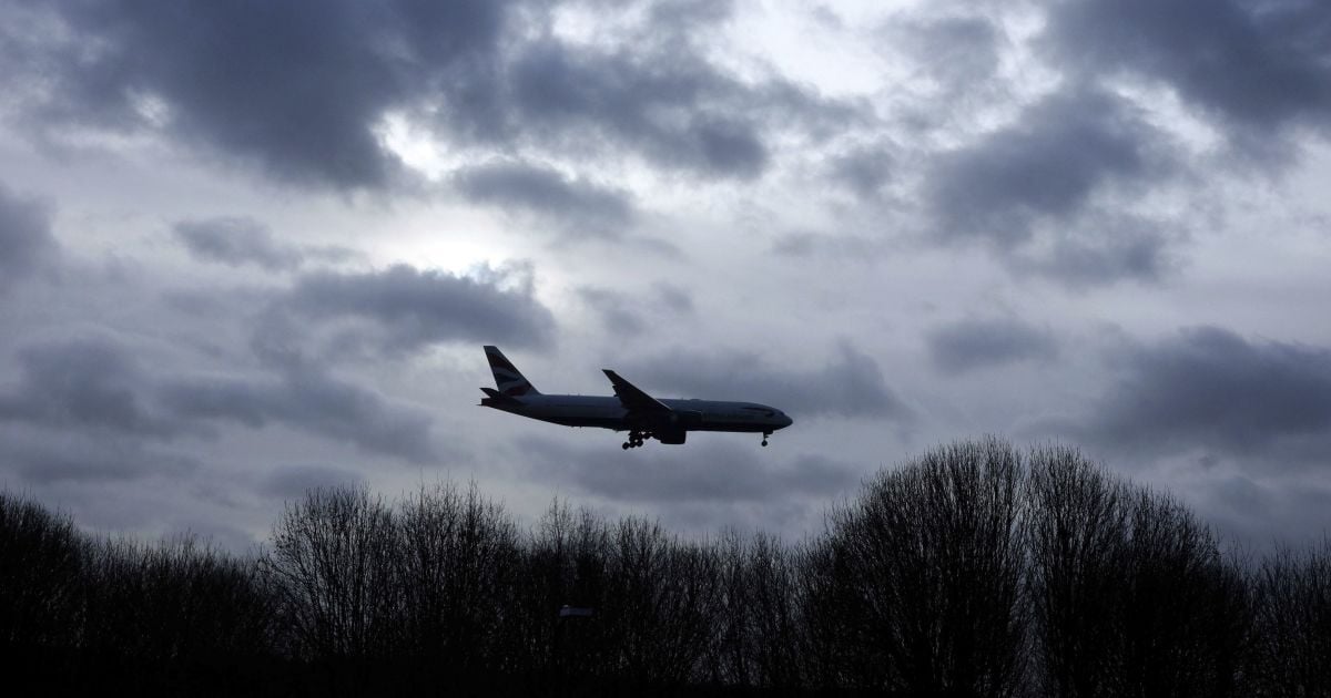 После "вояжа" Бойко и Медведчука Кабмин запретил чартерные рейсы в Россию