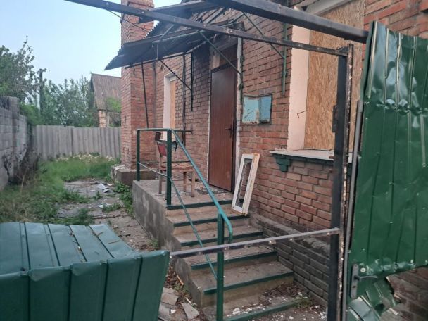 Руйнування в Нікополі внаслідок обстрілу / © Сергій Лисак, голова Дніпропетровської ОВА.