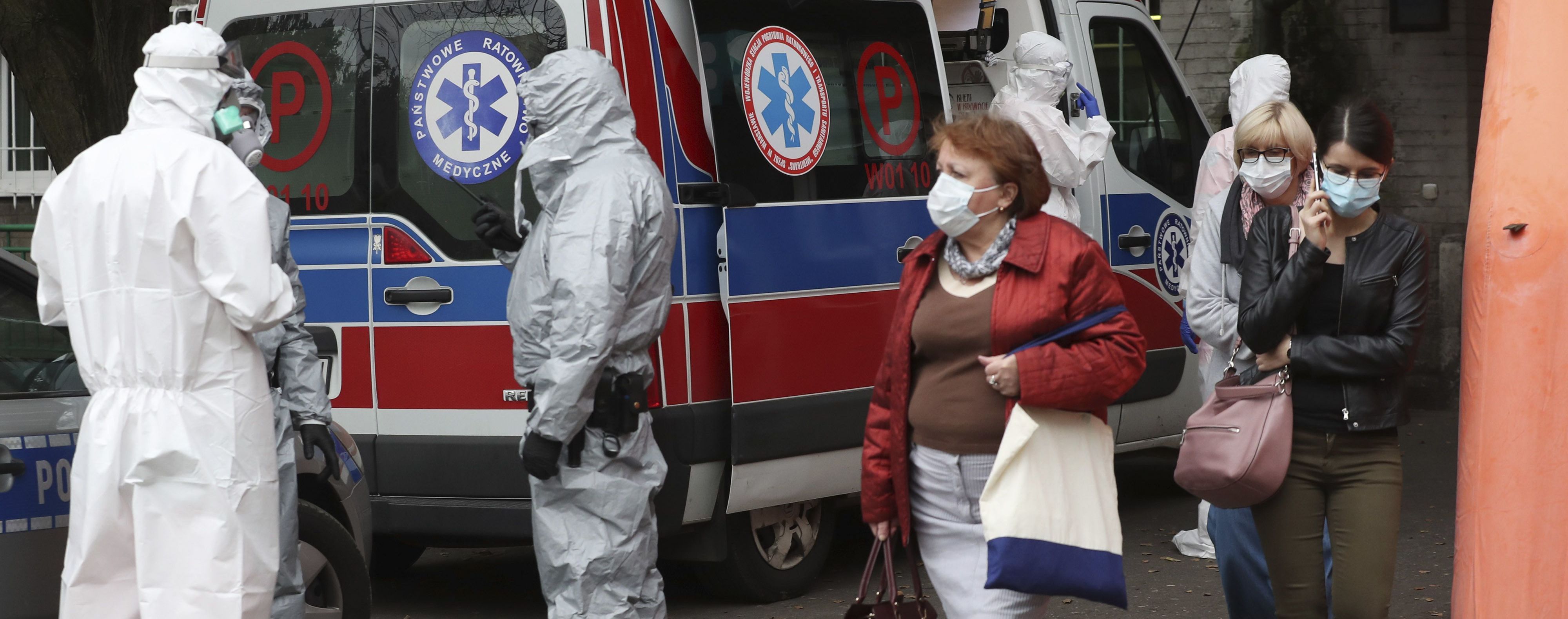 Польща йде на тотальну ізоляцію: через спалах коронавірусу країна потрапила до "червоної" зони