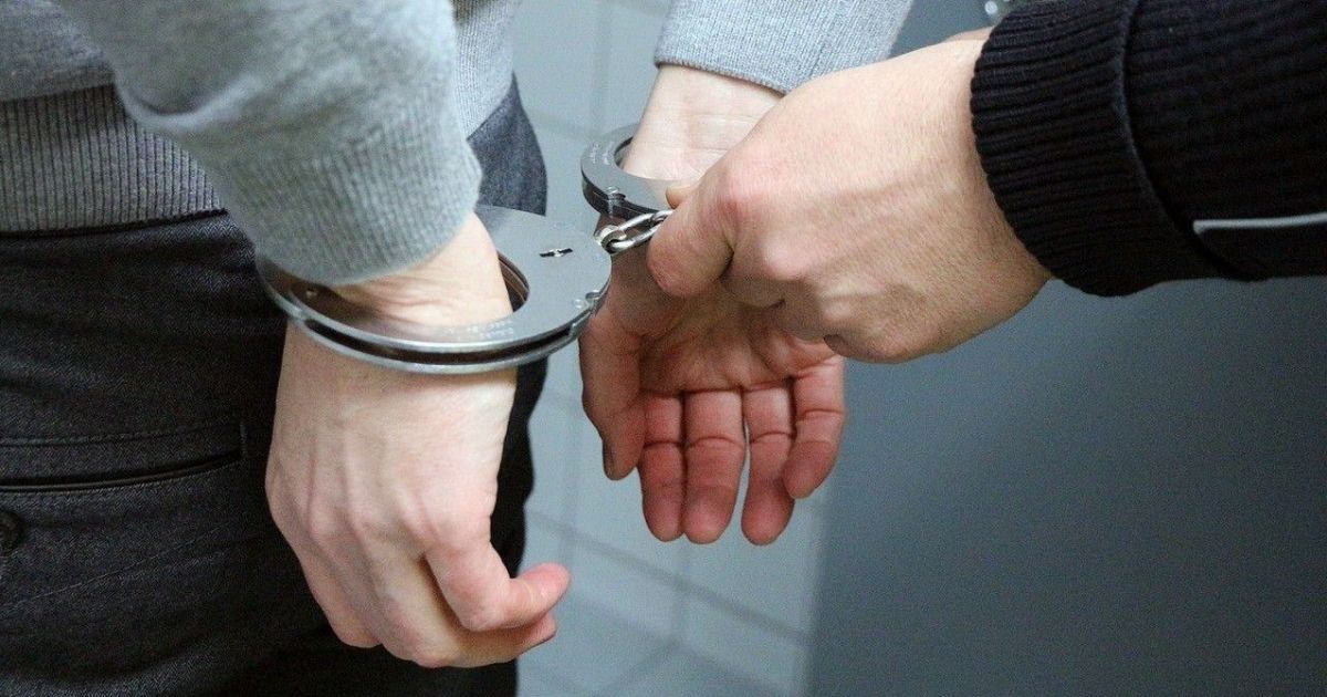 У Києві громадянин Польщі зарізав чоловіка та намагався вбити жінку