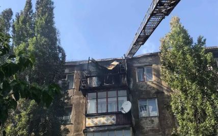 Пожарные полностью потушили пожар в многоэтажке в Новой Каховке