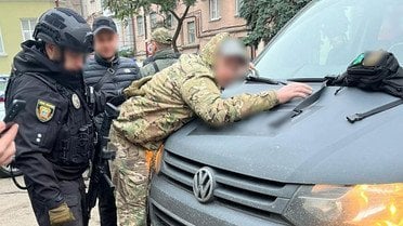Група військових на Тернопільщині катувала людей_8 / © ГУ Нацполіції Тернопільської області