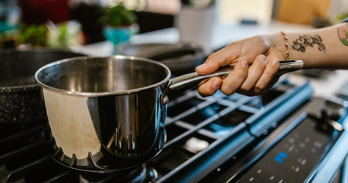 Как почистить кастрюлю
