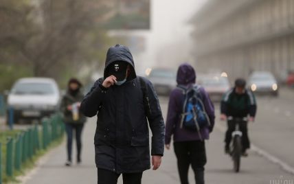 Тримається червоний рівень: у Києві досі вкрай забруднене повітря
