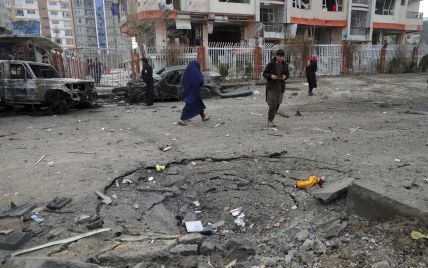 Серія вибухів в Афганістані: люди загинули в мечеті та маршрутних автобусах