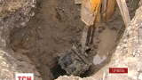 У Тернополі комунальника засипало землею внаслідок обвалу у чотириметровому котловані