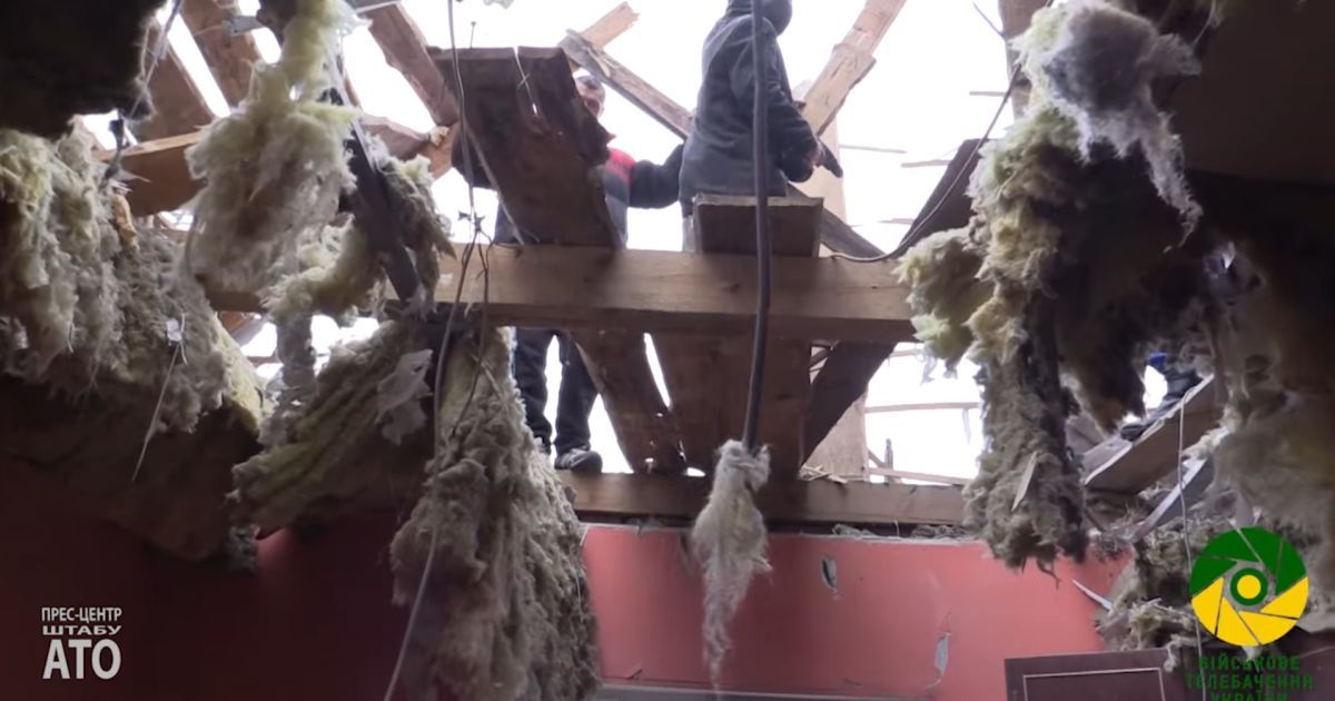 "Це нестерпно". Військові показали наслідки обстрілів бойовиками житлових кварталів Авдіївки
