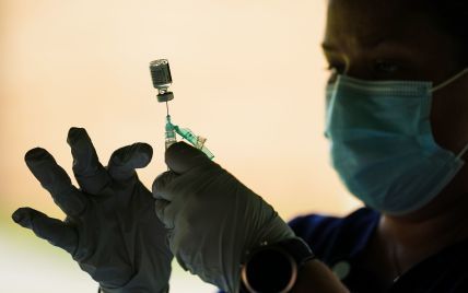 В Украину доставили 100 тысяч доз вакцины Janssen от коронавируса