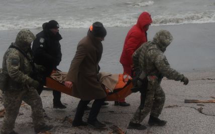 Кораблекрушение в Одессе: с судна эвакуировали весь экипаж