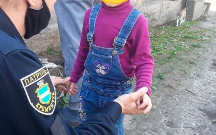 Мати спала після роботи: у Кременчуці знайшли маленьку дівчинку, яка гуляла вулицями без дорослих