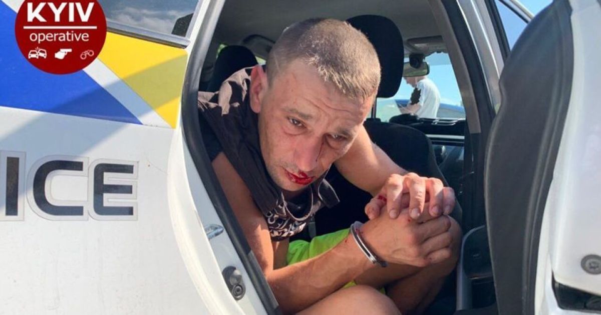 У Києві на Відрадному п'яний автомийник викрав Mercedes клієнта і розбив його вщент