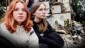 Настя десь під завалами: діти чекають на розбір зруйнованого будинку однокласниці в Києві