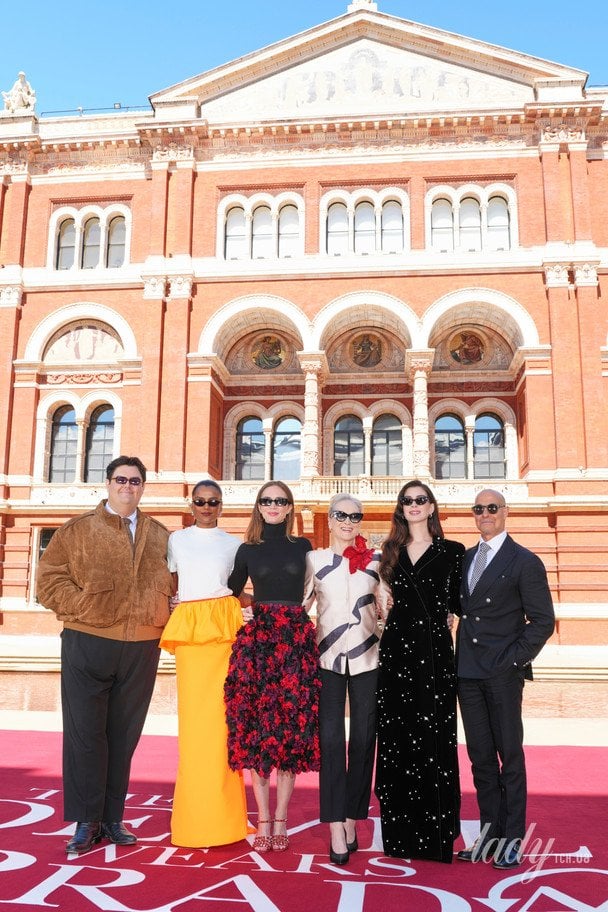 Калеб Гірон, Сімона Ешлі, Емілі Блант, Меріл Стріп, Енн Гетевей та Стенлі Туччі / © Associated Press