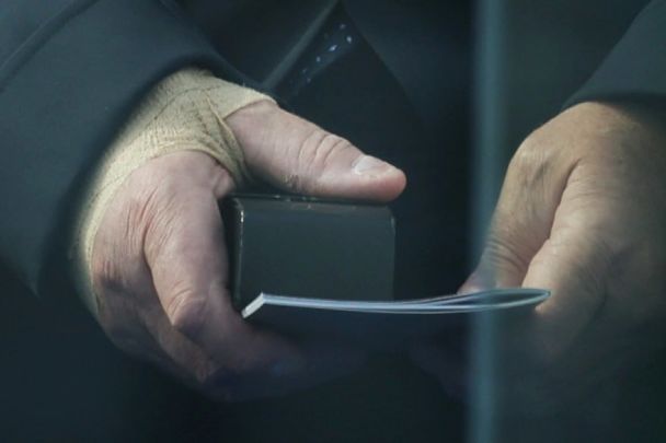Журналісти звернули увагу на руки білоруського диктатора / © Белсат