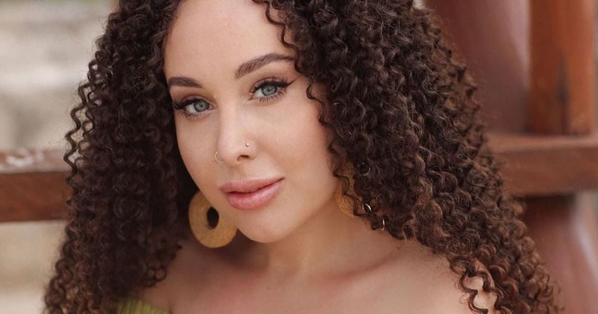 Співачка SHADU підхопила "Омікрон" та назвала свої симптоми: "Температура, кашель, блювота"