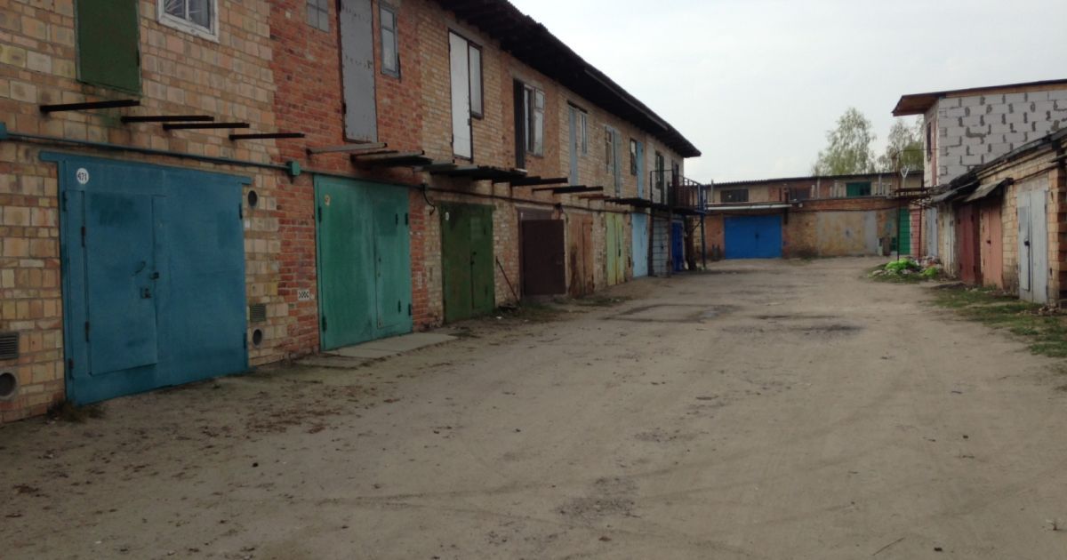 Гаражный кооператив, где нашли машину Познякова / © ТСН.ua