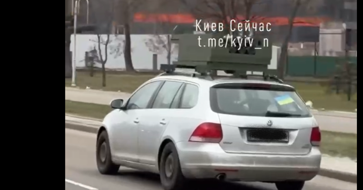 Вулицями Києва роз'їжджає міні-HIMARS: що сталось