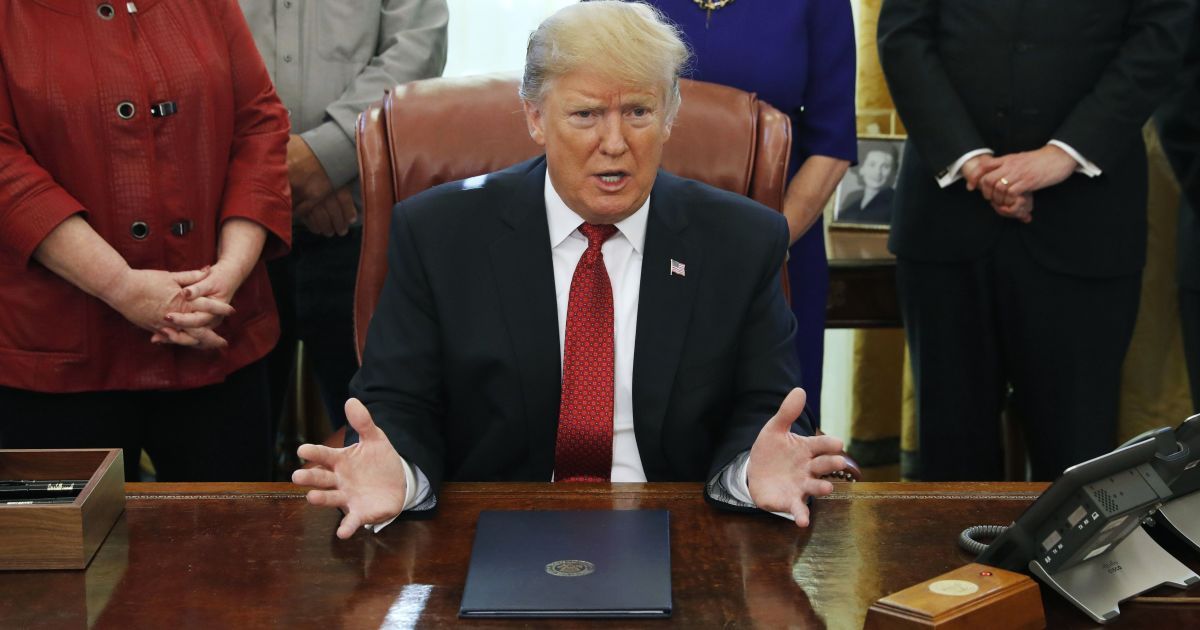 Трамп підписав закони, які передбачають 700 млн доларів допомоги Україні
