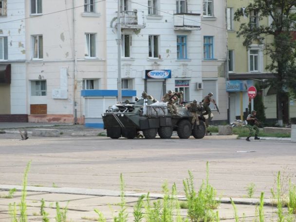 БТР-80 95 ОАЕМБр у звільненому Слов’янську / © Фото бійця 95 ОАЕМБр