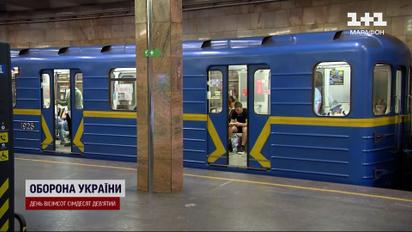 Сім падінь на колії від початку року! Кияни вимагають захисні щити на станціях метрополітену