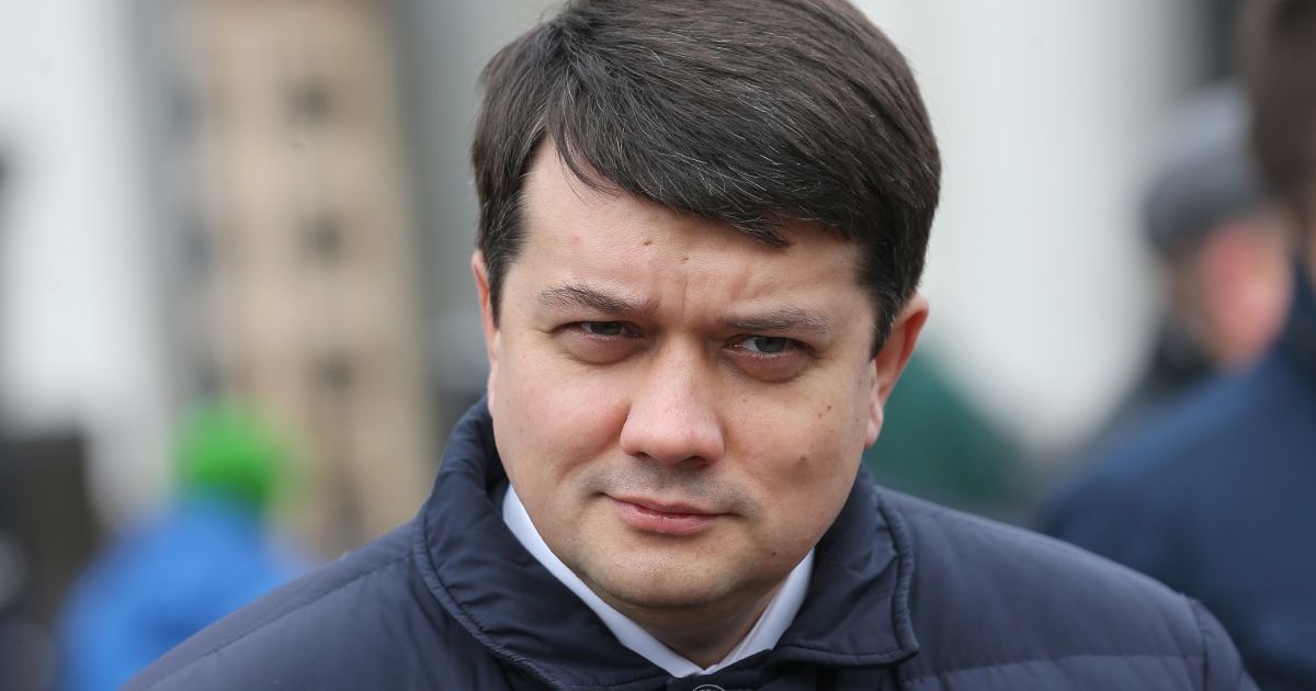 Хворий на коронавірус Разумков розповів, як почувається і де працює