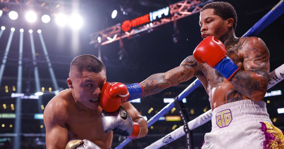 Потенційний суперник Ломаченка захистив чемпіонський пояс у легкій вазі