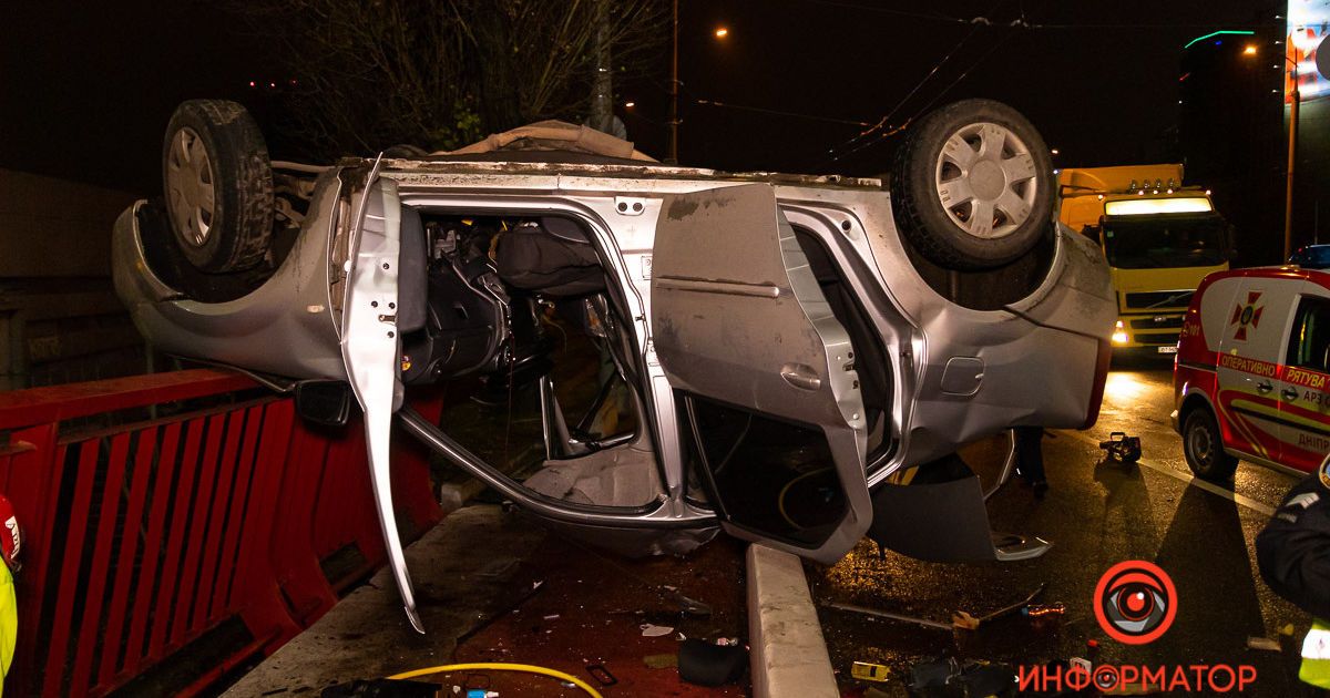Страшна ДТП на Новому мосту у Дніпрі: в якому стані 18-річна постраждала та водій