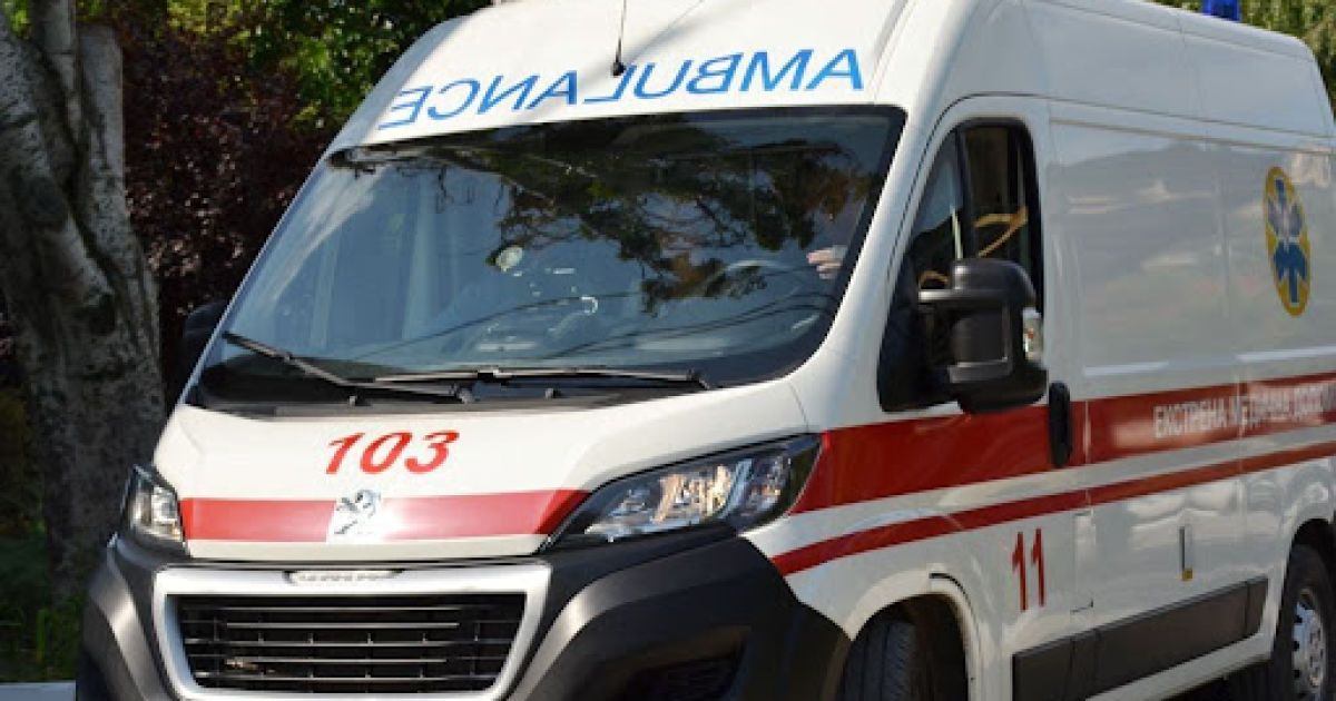 У Житомирській області хлопець зірвався з 10-метрової висоти на скелю
