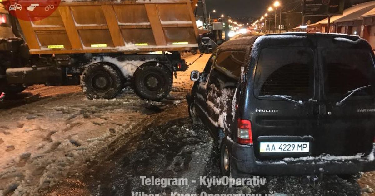 дтп снегоуборочная_1 / © Facebook/Киев Оперативный