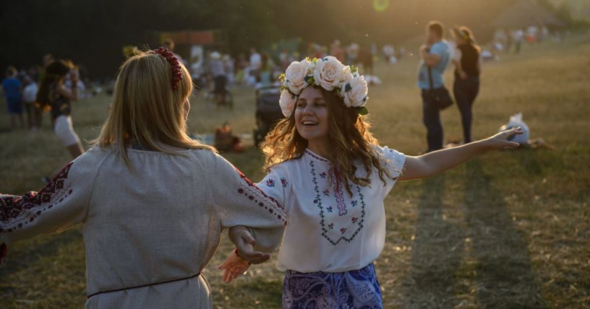 Україна відзначила свято веселими гуляннями