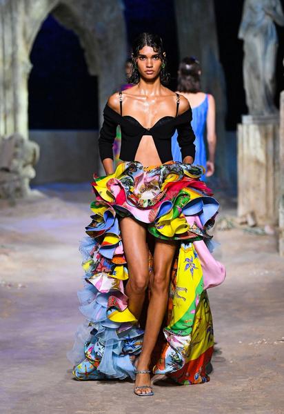 Коллекция Versace трет-а-порте сезона весна-лето 2021 / © East News