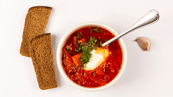 Добавьте в борщ этот неожиданный ингредиент — и вкус блюда станет намного ярче: понадобится только одна ложка