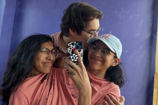 Сестри Андраде і Деніел Маккормак / © instagram.com/carmen_soland