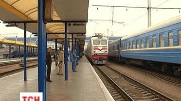 "Укрзалізниця" припиняє здійснювати маршрути до Криму.