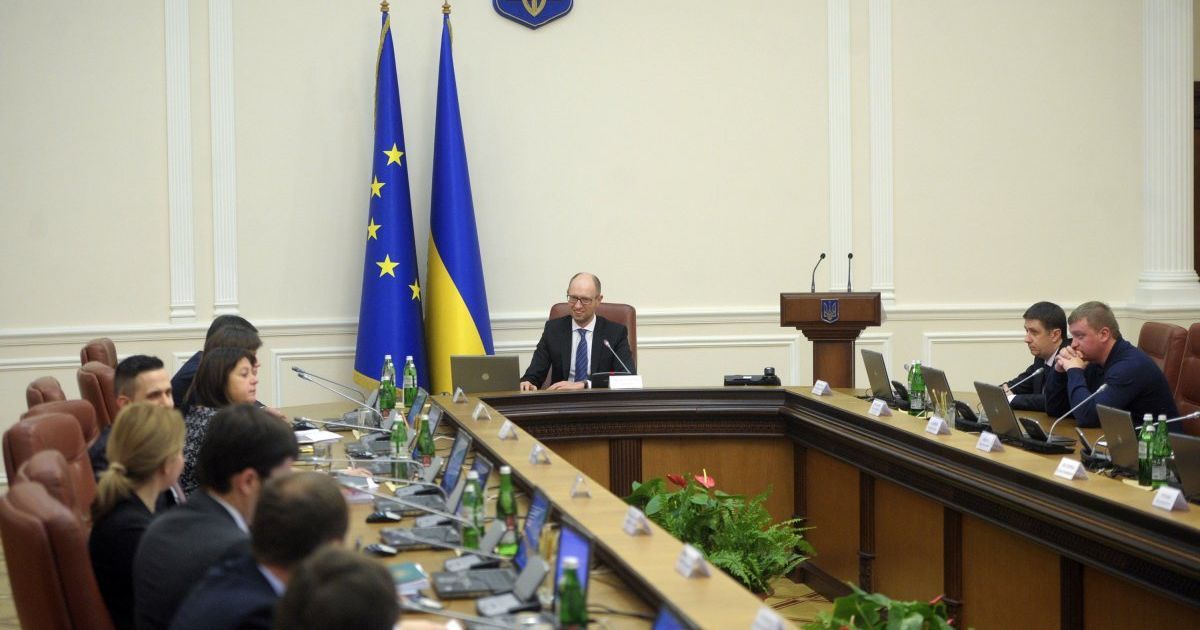 Кабмин "влетает" украинцам в миллионы